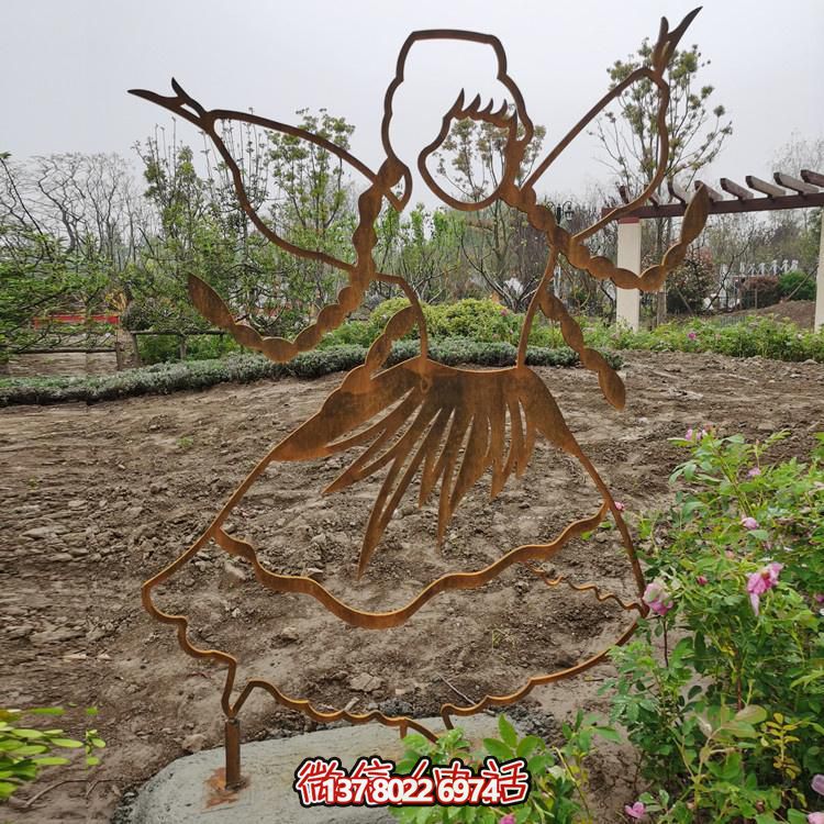 不銹鋼鏤空人物雕塑，點(diǎn)綴公園美景