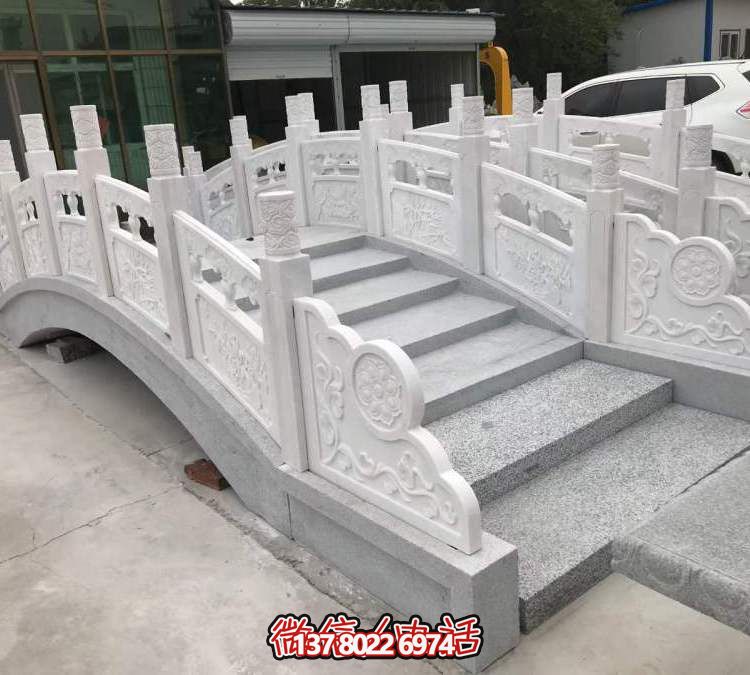 美麗的漢白玉石拱橋，伴您一路暢游！