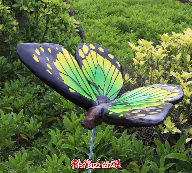 玻璃鋼蝴蝶雕塑，點(diǎn)亮操場(chǎng)創(chuàng)意之美