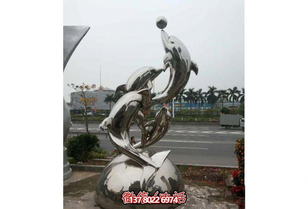 不銹鋼海豚雕塑，玩起來讓街道飛躍！
