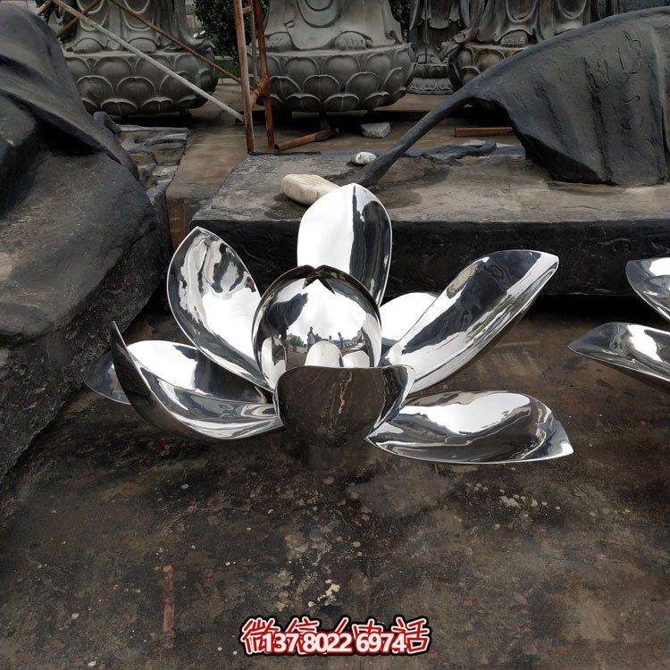 藝術融入公園，炫彩不銹鋼鏡面荷花雕塑