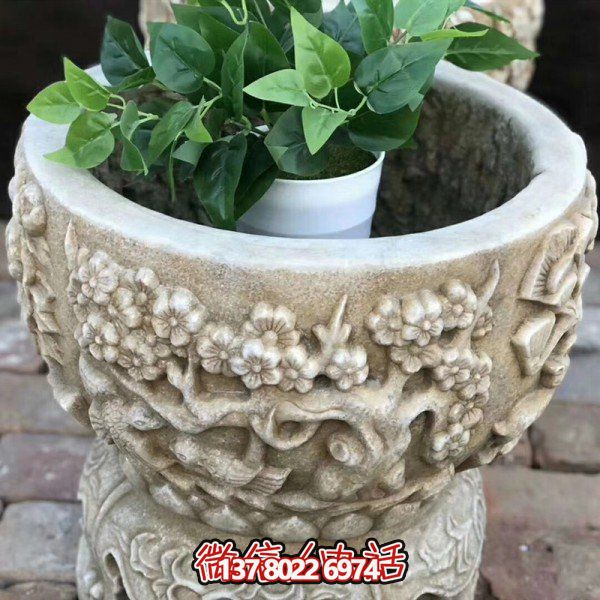精美藝術(shù)石雕花盆，讓繁復(fù)多彩的花紋與浮雕結(jié)合，打造出精美的大理石雕塑