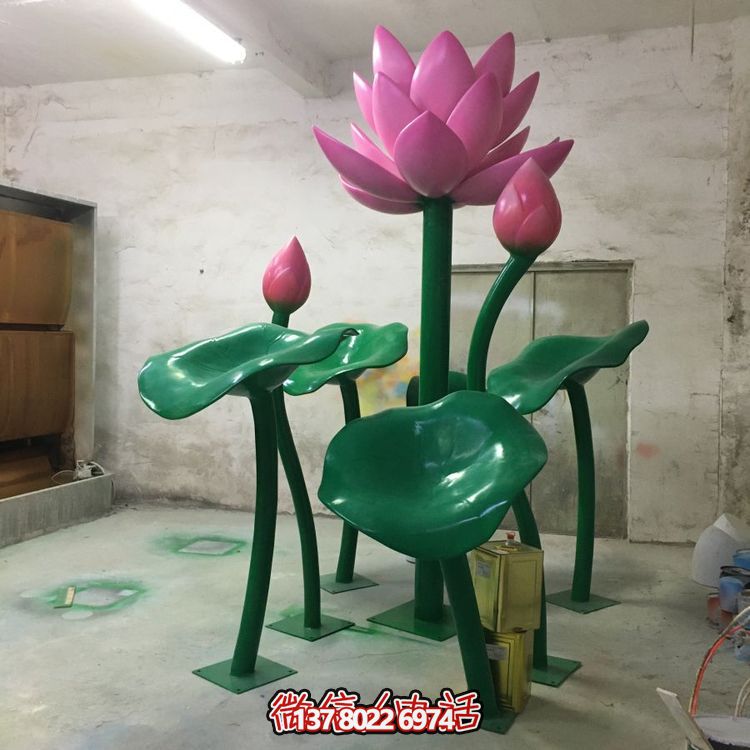 大型不銹鋼彩繪蓮花擺件，為游樂(lè)場(chǎng)、商場(chǎng)、戶外公園增色
