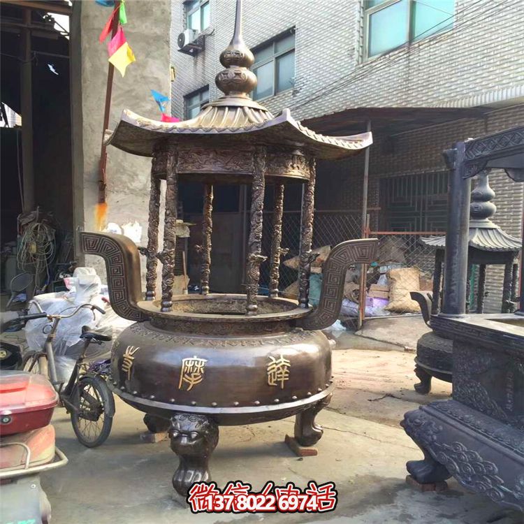 仿古寶蓋圓形香爐，擺放于寺廟、道觀等室內(nèi)