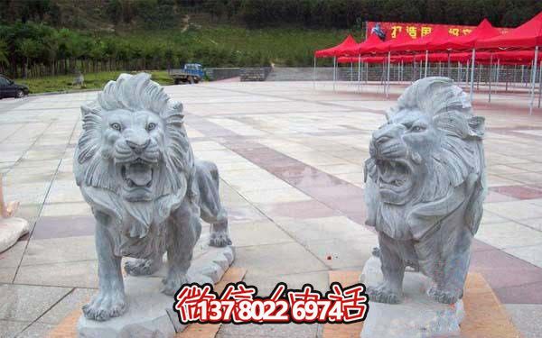 大型石雕獅子雕塑，給景區(qū)帶來濃厚的歷史氛圍