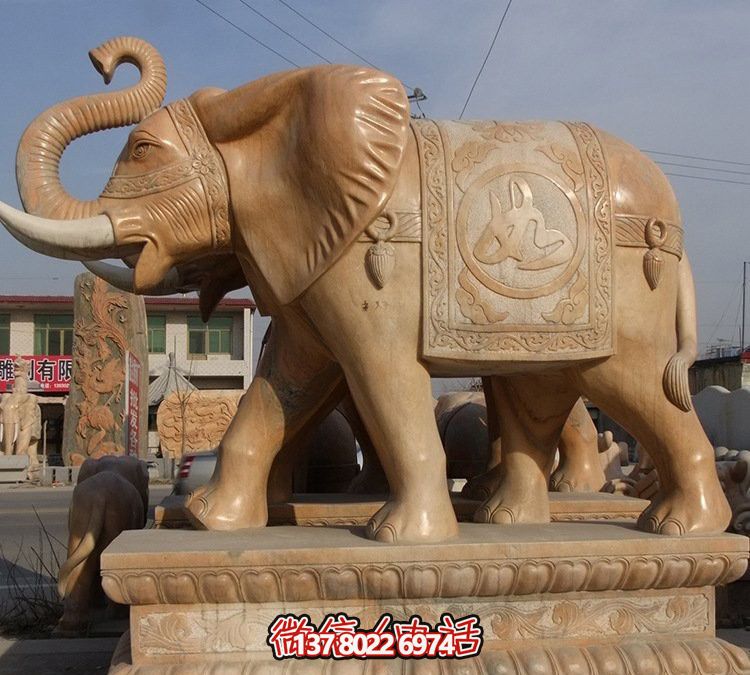 大型黃蠟石雕大象雕塑，為企業(yè)、酒店、景觀增添華麗風(fēng)采