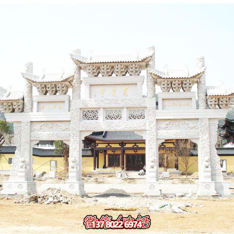 精細(xì)工藝刻石牌坊，裝點(diǎn)小區(qū)村口