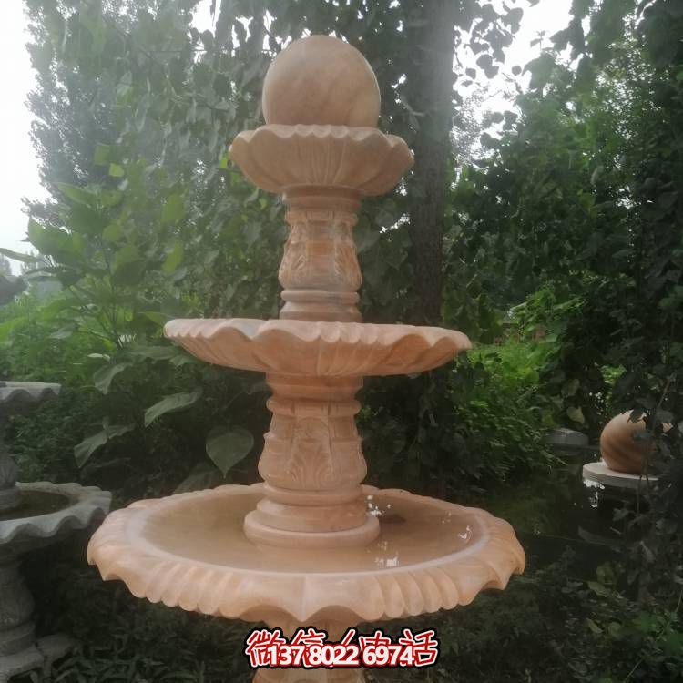 紅色多層噴泉擺件，晚霞下的庭院更加美麗