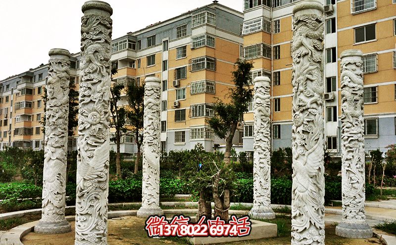 精美大理石浮雕龍柱，裝點(diǎn)小區(qū)花園