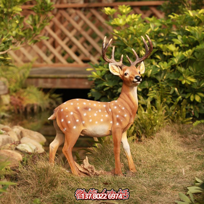 玻璃鋼彩繪梅花鹿雕塑，為庭院增添創(chuàng)意生活