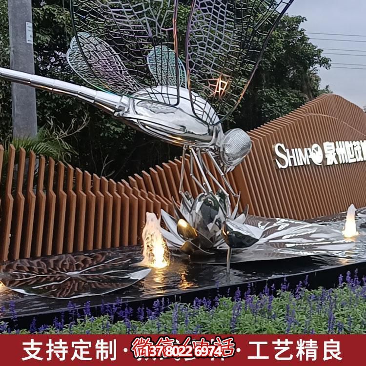大型不銹鋼雕塑，為城市酒店、公園、商場及水景環(huán)境增添獨特景觀