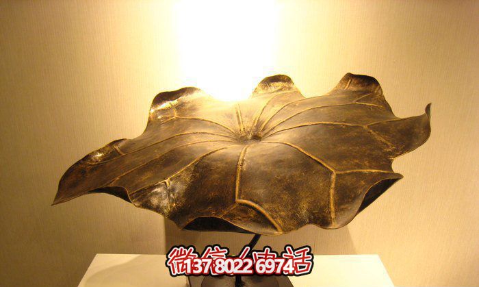 精美銅雕荷葉雕塑，添彩廣場環(huán)境