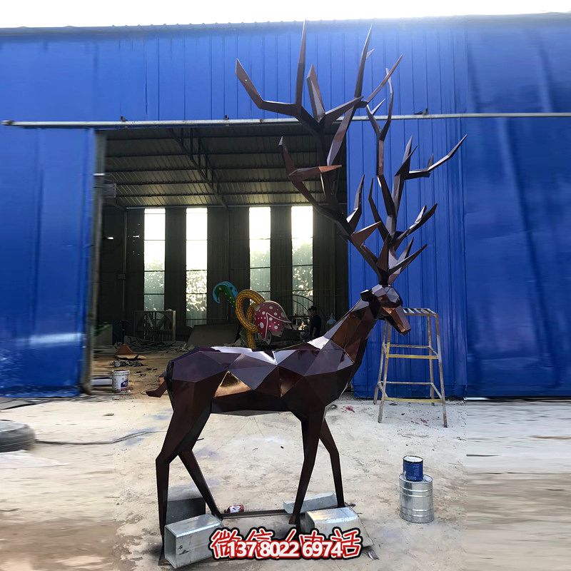 大型梅花鹿雕塑，點(diǎn)綴大型公園景觀(guān)