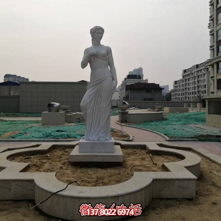 西方大理石雕像，浮雕人物裝飾街道