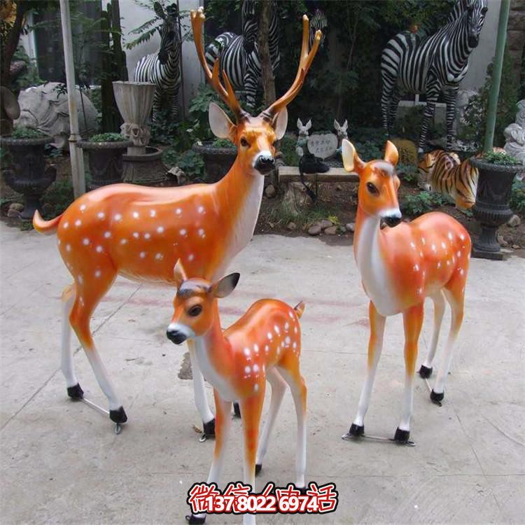 玻璃鋼仿真梅花鹿雕塑，為你的園林景觀增添仙氣