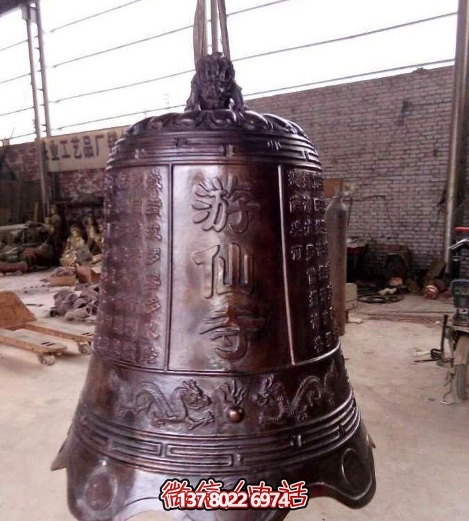 傳統(tǒng)工藝精雕黃銅掛鐘，傳承古老祈福文化