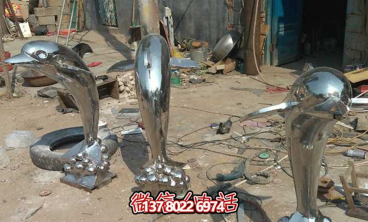 不銹鋼海豚雕塑——點(diǎn)綴花園，增添寧靜之美