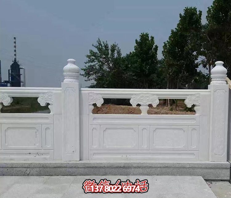 漢白玉鏤空石橋欄桿雕塑，為景區(qū)增添精彩
