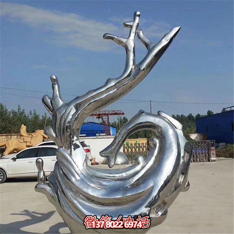 不銹鋼鏡面雕塑，為戶外廣場增添海浪般的浪花氣息