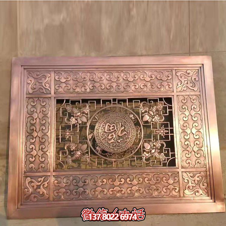 集酒店庭院裝飾黃銅鍛造、鏤空中式壁畫雕塑于一體的藝術(shù)裝飾
