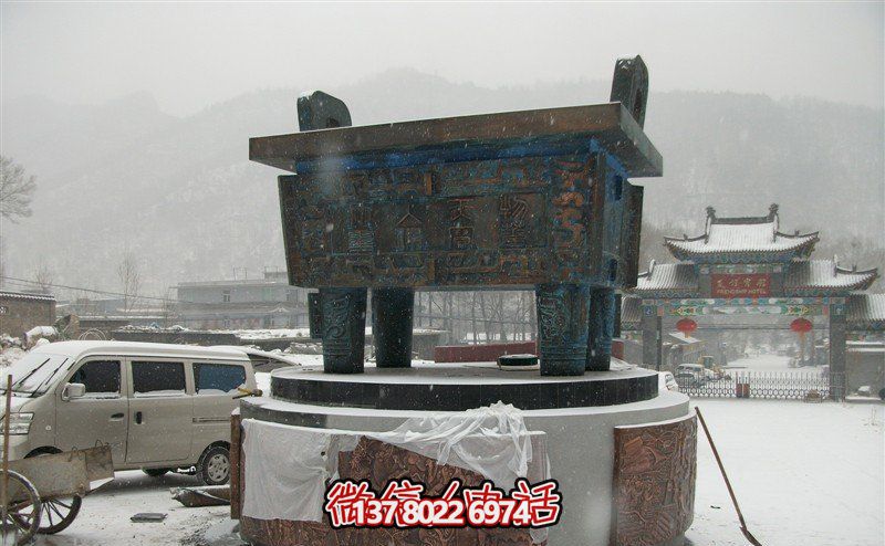 大型仿古青銅雕塑，營造獨特的戶外景觀