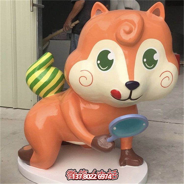 玻璃鋼結(jié)構(gòu)兒童樂園，卡通松鼠公仔裝飾