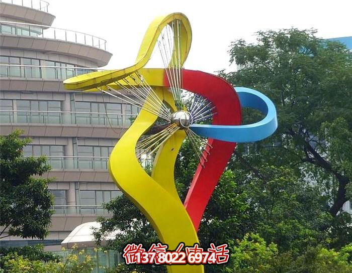美輪美奐的不銹鋼彩虹舞景觀雕塑，點綴小區(qū)環(huán)境