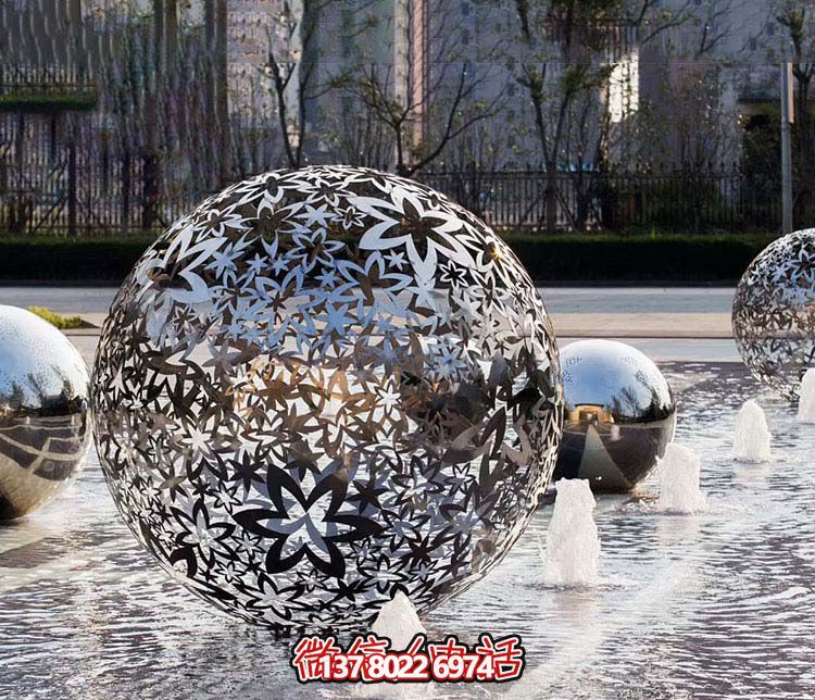 不銹鋼噴泉球雕塑，創(chuàng)意點(diǎn)亮廣場(chǎng)