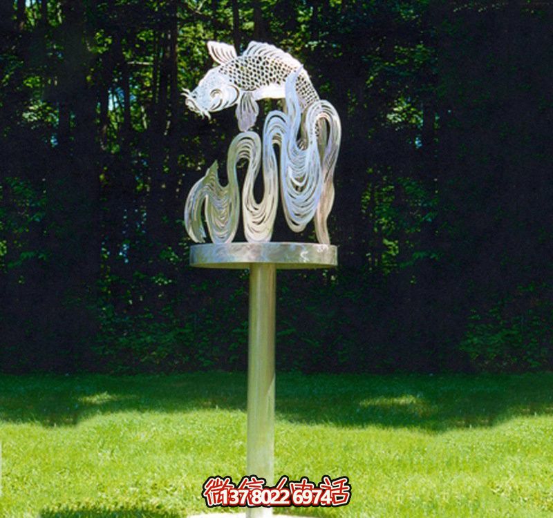 鏤空雕塑鯉魚，創(chuàng)意擺放公園裝飾