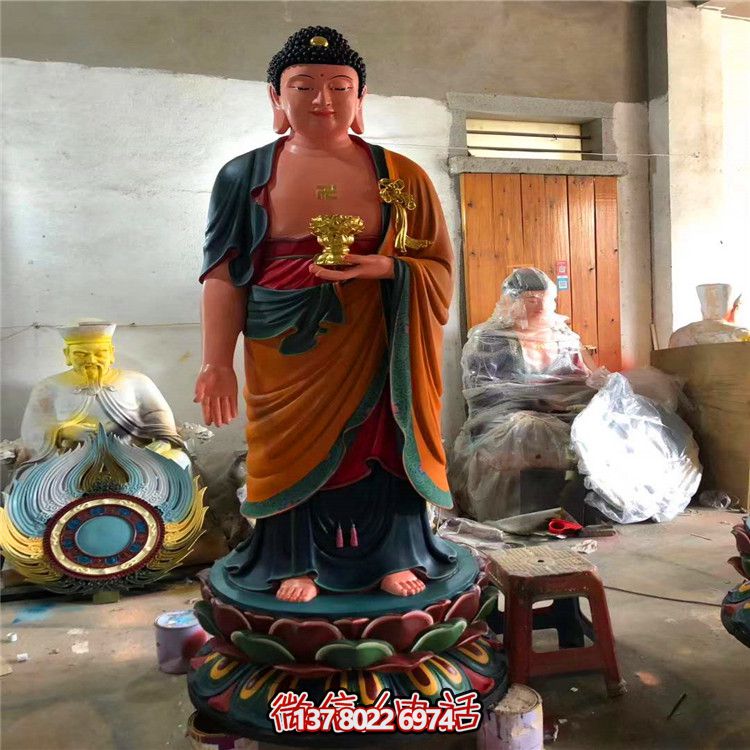 玻璃鋼彩繪神佛三圣雕塑，為景區(qū)大型景觀裝飾品