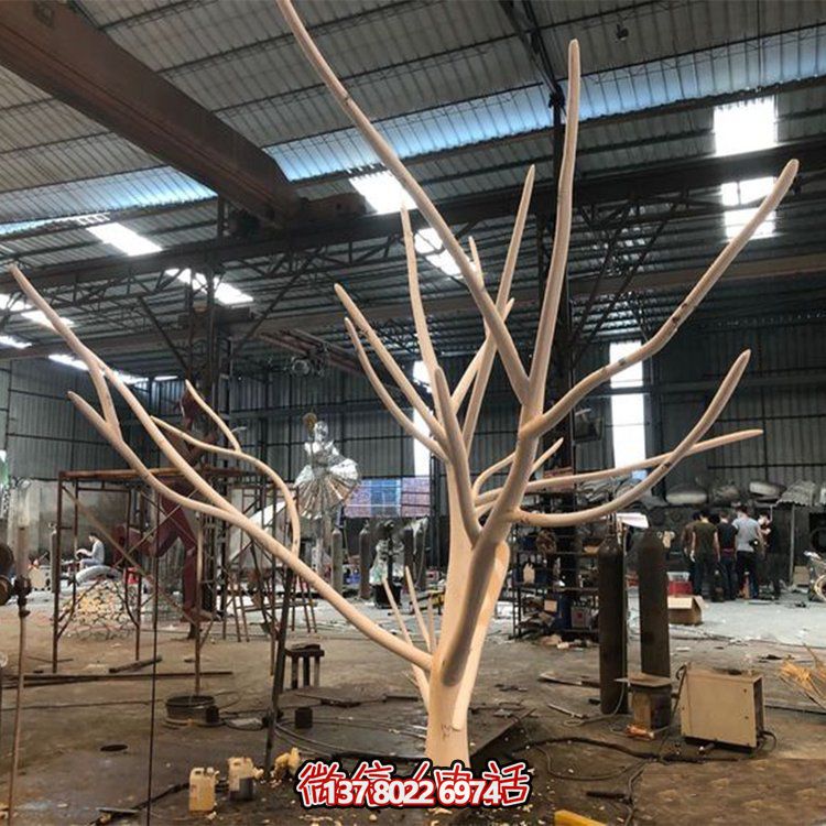 大型玻璃鋼雕塑，給酒店裝飾帶來創(chuàng)意景觀