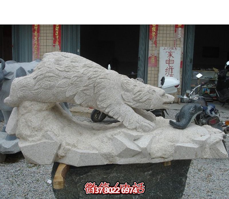 北極熊玻璃鋼雕塑，讓街道邊擺放創(chuàng)意爬行玻璃