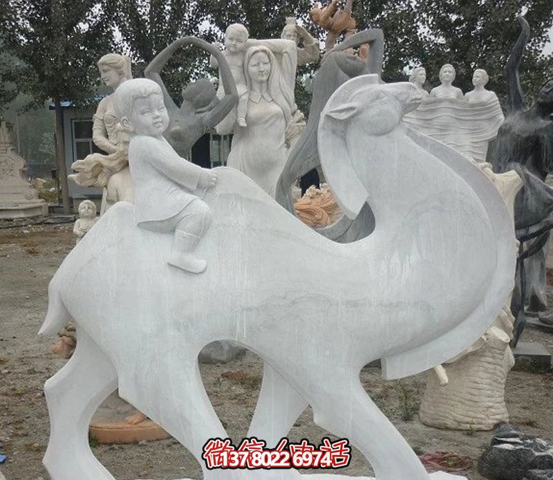 漢白玉駱駝雕塑，點(diǎn)綴公園里的抽象風(fēng)情