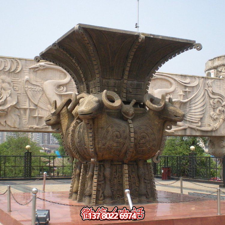 方尊銅香爐雕塑，讓景區(qū)廣場更加精彩