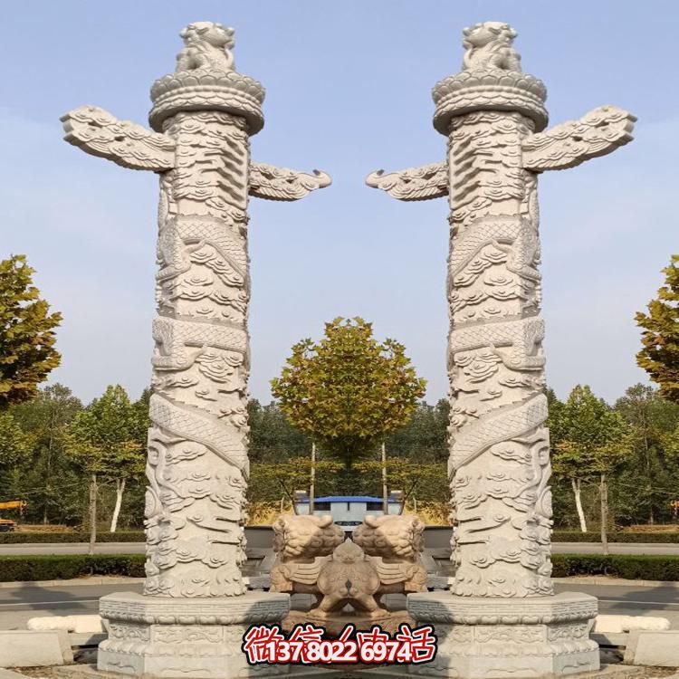 精美大理石手工雕刻龍紋華表雕塑，點綴廣場美景