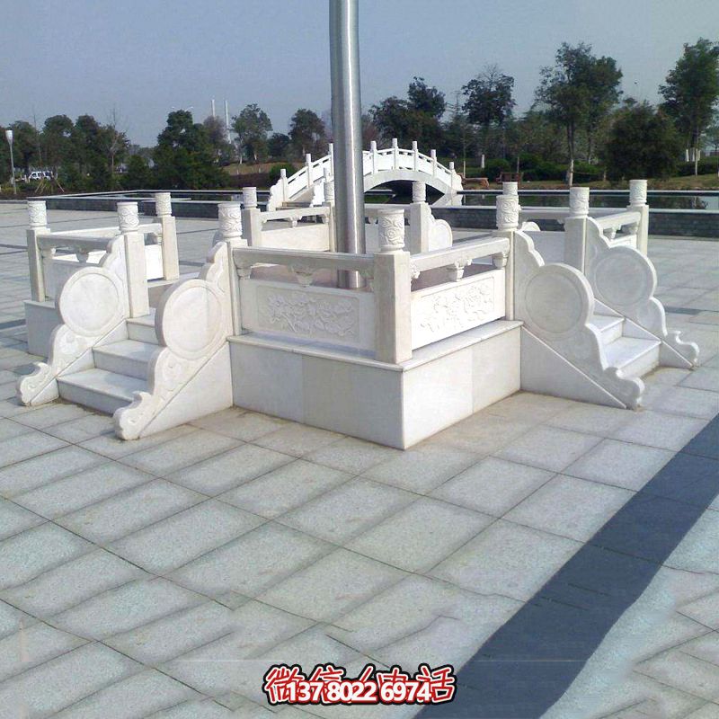 漢白玉升旗臺，喚醒城市雕塑美學