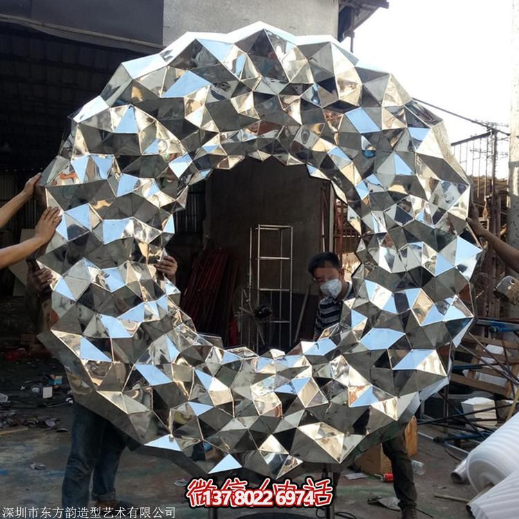 幾何圓環(huán)雕塑，給你戶外園林景觀完美面貌