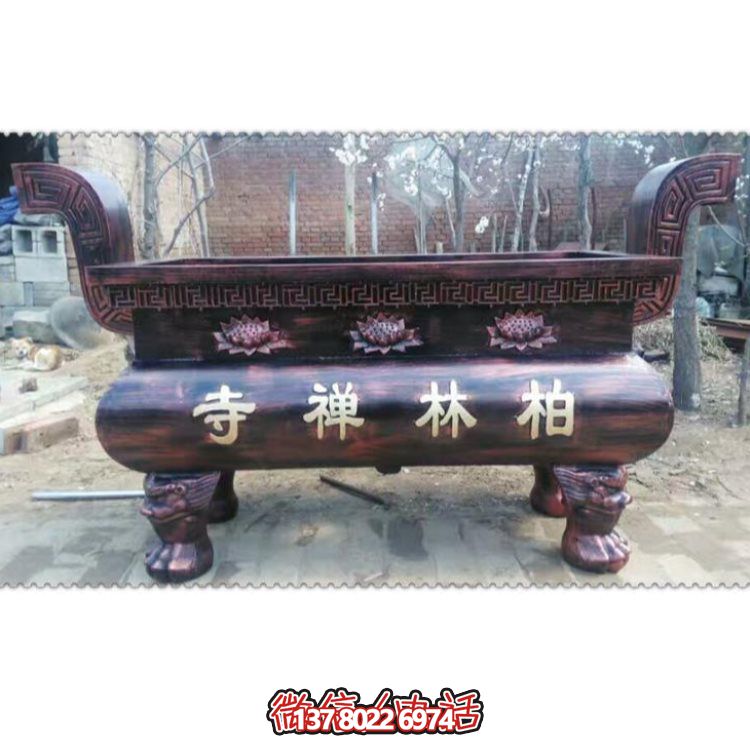 玻璃鋼大型香爐雕塑，點綴露天景區(qū)