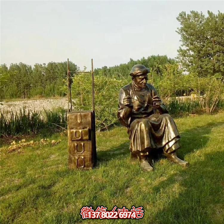 藝術(shù)精美的銅雕人物雕塑，點(diǎn)綴美麗的戶外園林景觀