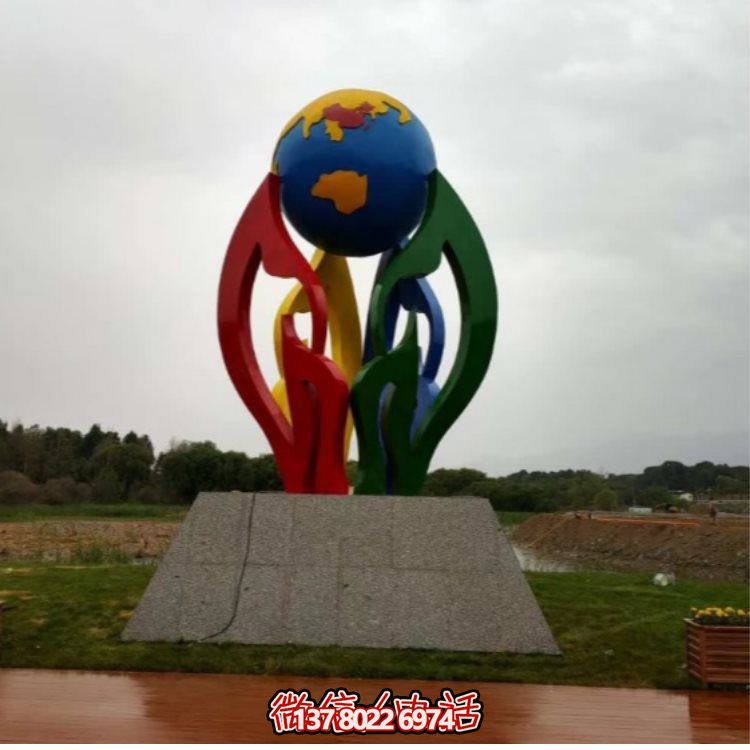 大型不銹鋼彩繪噴漆雕塑，為景區(qū)景觀廣場(chǎng)增色