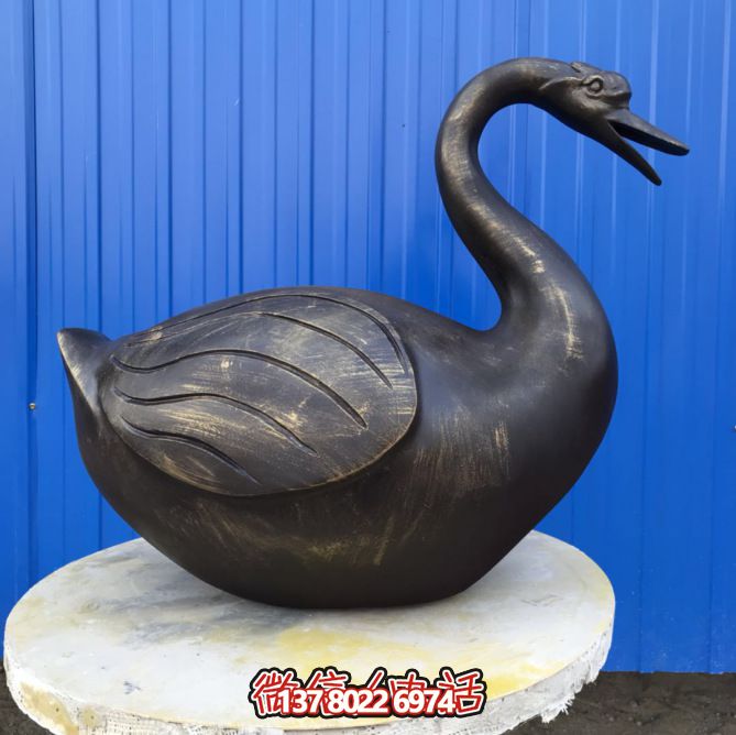 不銹鋼雕塑，休息時(shí)讓湖邊更美麗——天鵝雕塑