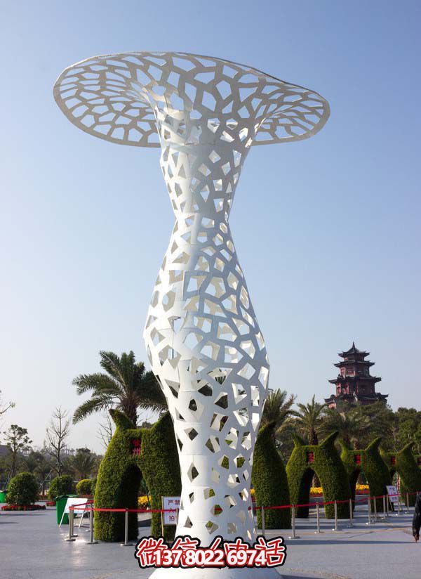 “不銹鋼雕塑花瓶，為你的園林觀光廣場增添創(chuàng)意色彩”
