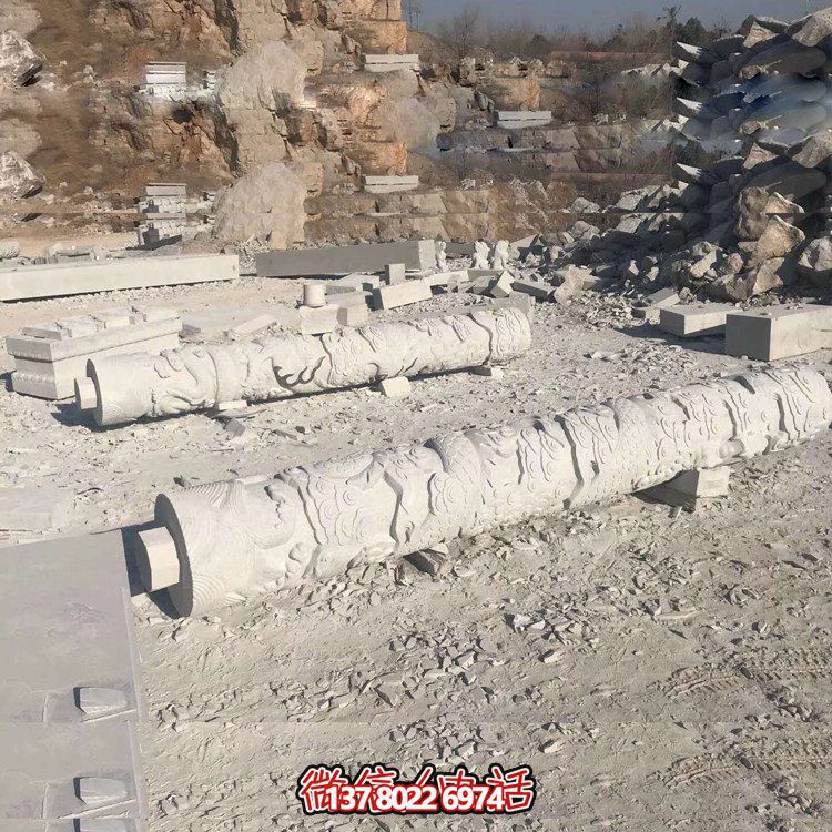 走進大理石景區(qū)，感受精美的園林浮雕龍柱