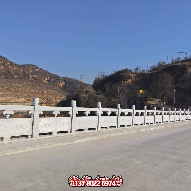 精美的大理石雕塑欄桿，締造完美景觀