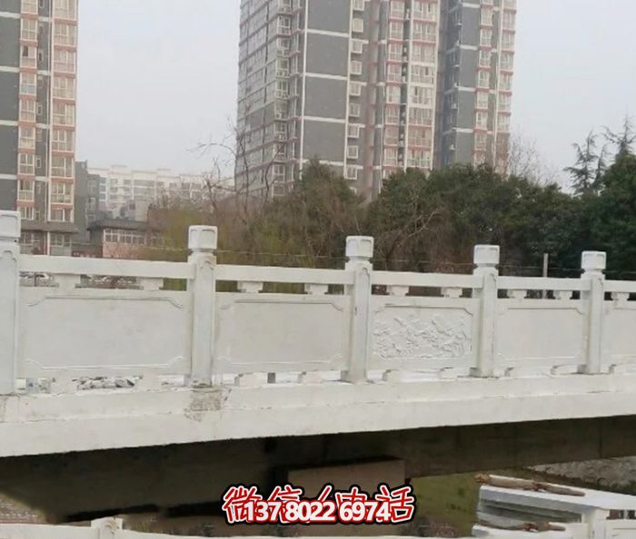 漢白玉鑲嵌欄桿，雕塑點(diǎn)綴美麗小區(qū)公園