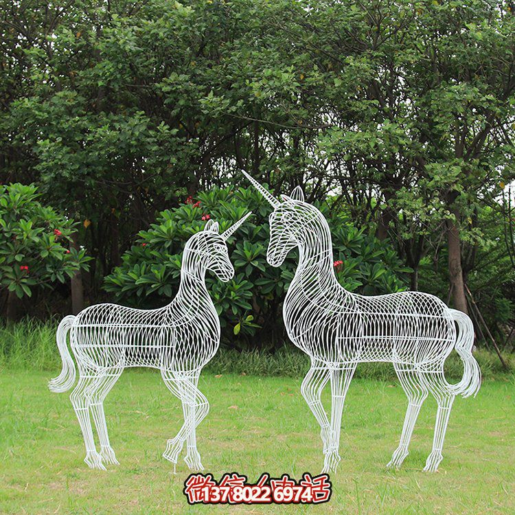 新穎的西方風(fēng)格鐵藝網(wǎng)格獨角獸雕塑