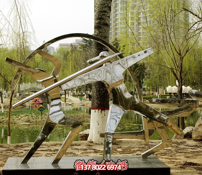 不銹鋼鏡面標(biāo)槍雕塑——精致、創(chuàng)意、華美