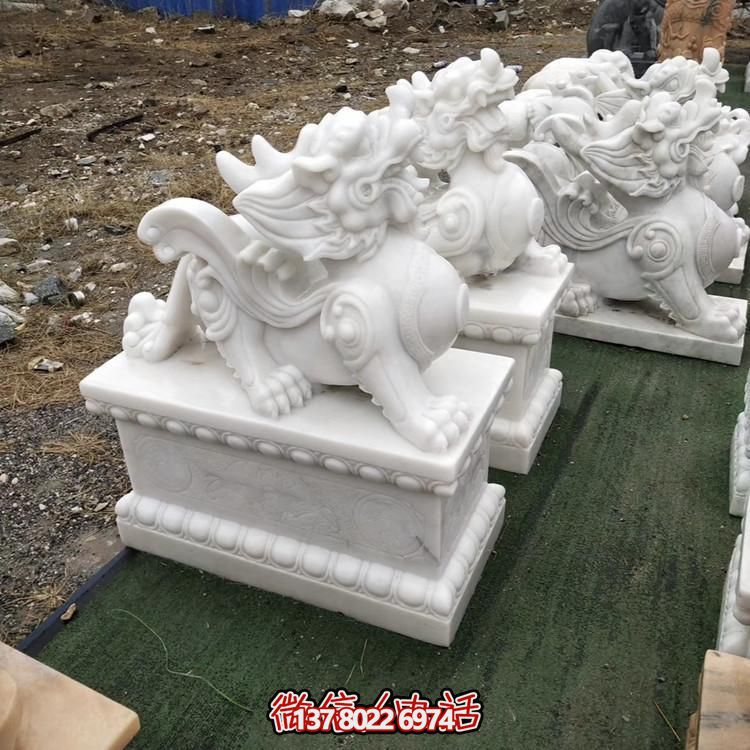 漢白玉貔貅雕塑，門口裝飾打造質(zhì)感庭院