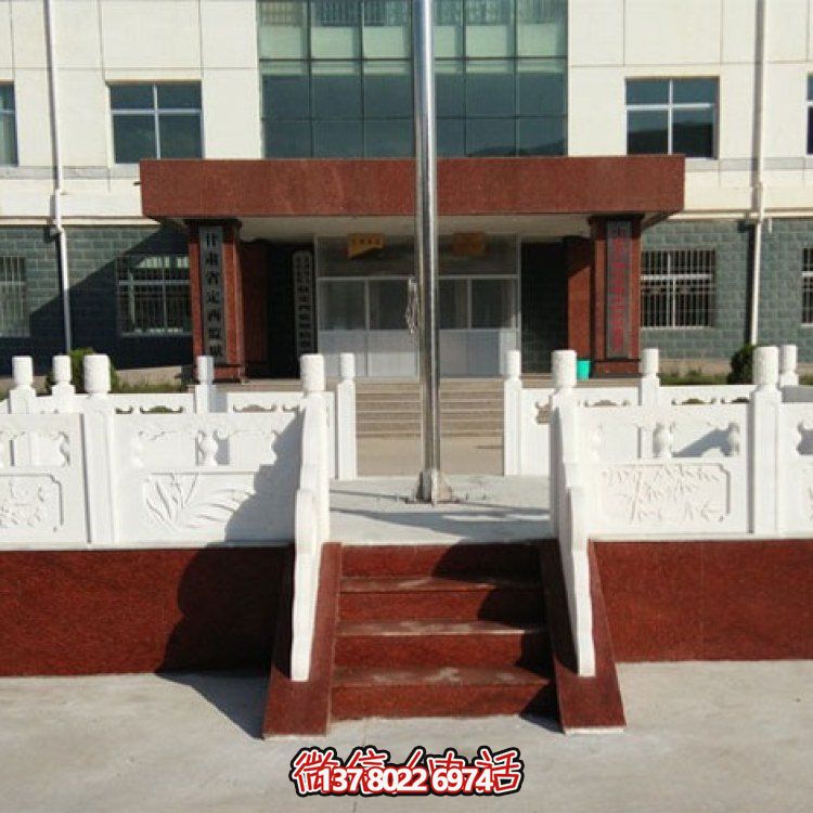 質(zhì)量優(yōu)良的漢白玉石雕升旗臺(tái)