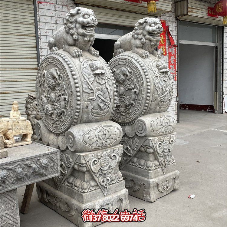 大個(gè)的石雕門墩抱鼓石，漢白玉仿古門墩